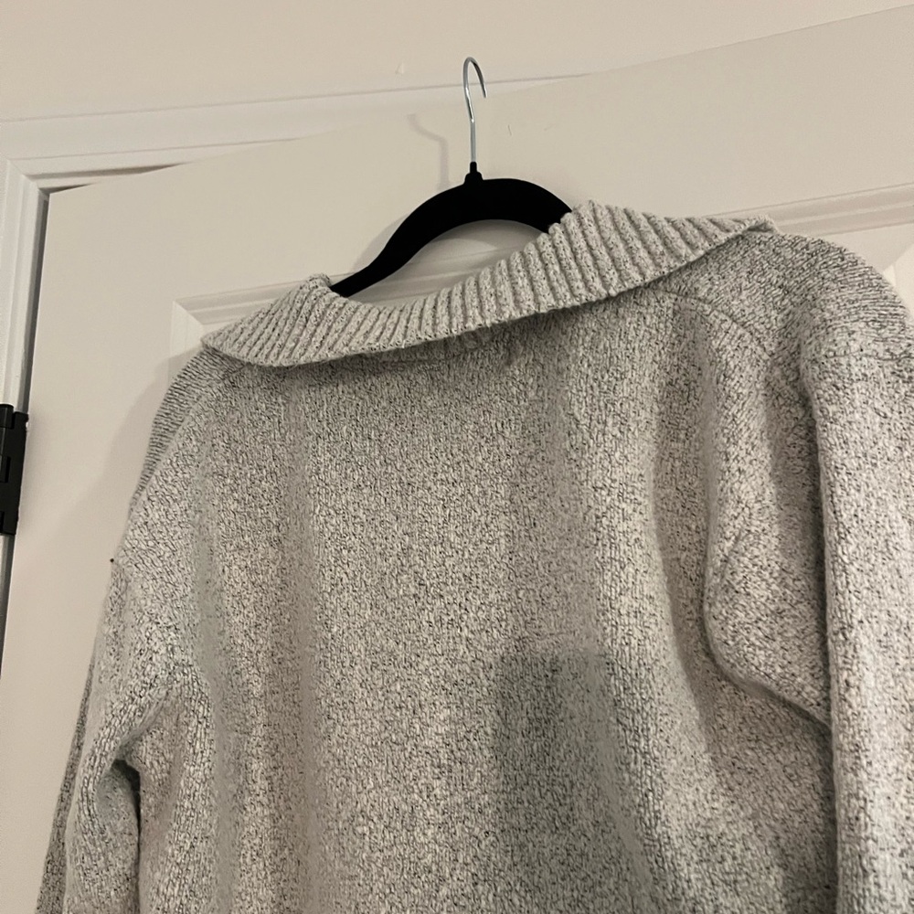Old Navy Light Gray Ribbed Zip Sweater - Picture 4 of 4